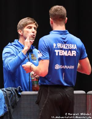 Trainer Grujic berät Patrick Franziska (Saarbrücken)